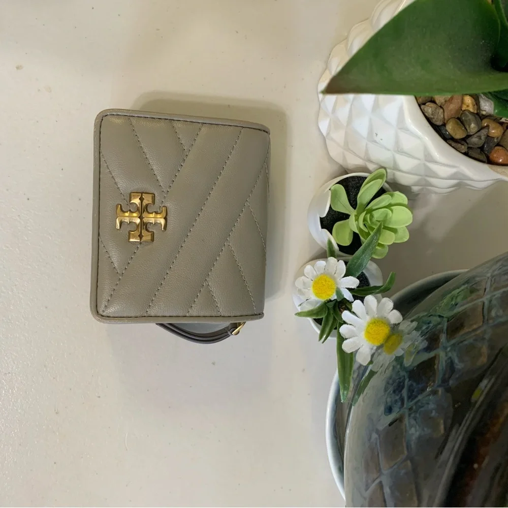 Tory Burch Quilted Leather Mini Wallet in Light Taupe with Gold Logo - Picture 13 of 13
